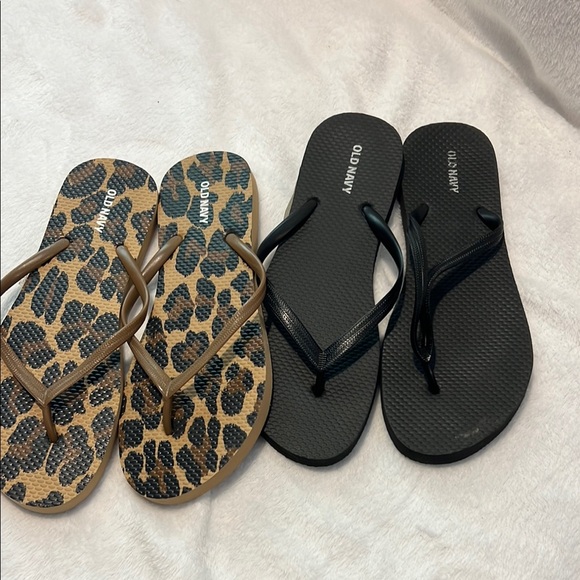 Old Navy Animal Print and Black Flip Flops - Picture 1 of 6
